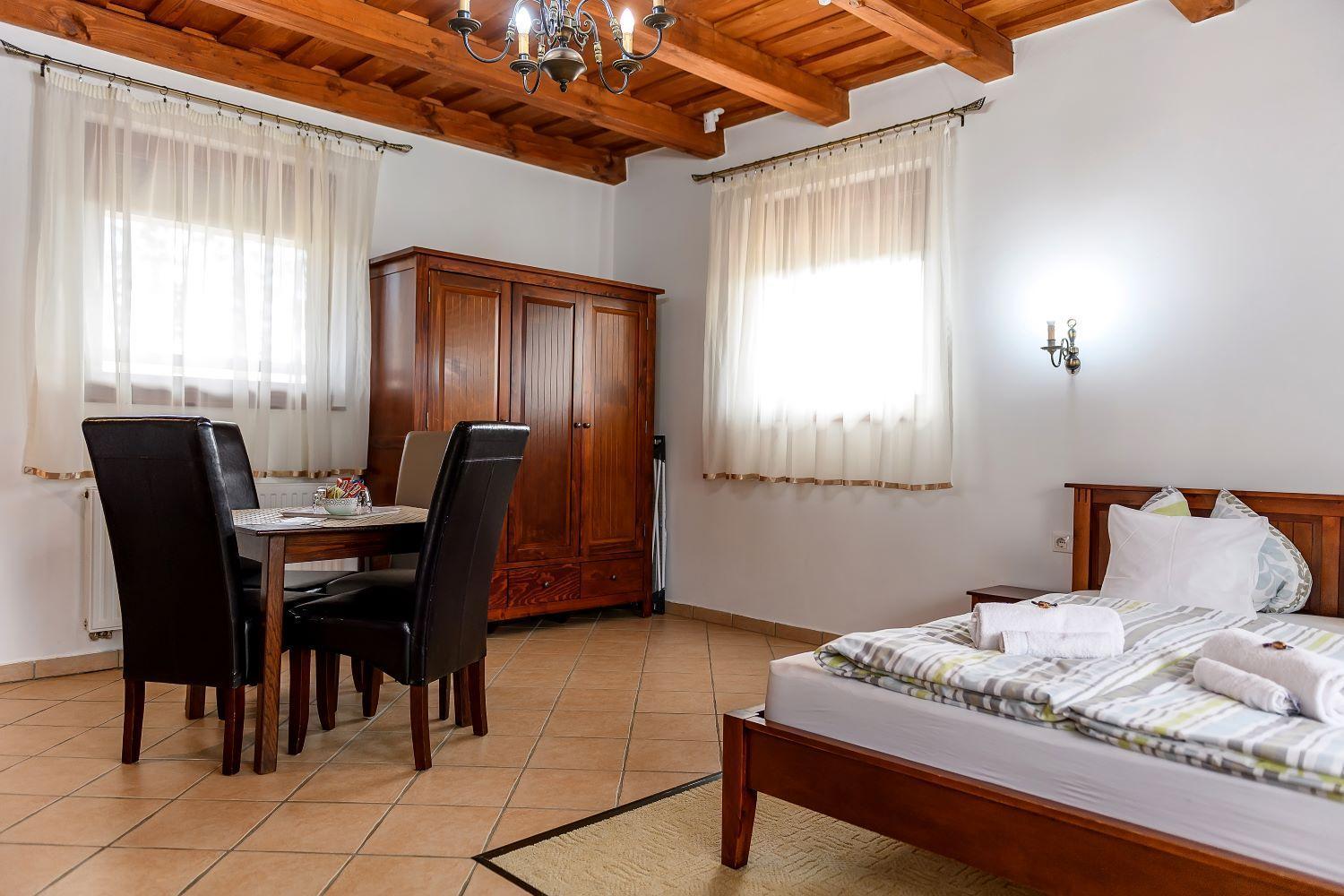 Cherry Apartmanhaz Sárvár Buitenkant foto