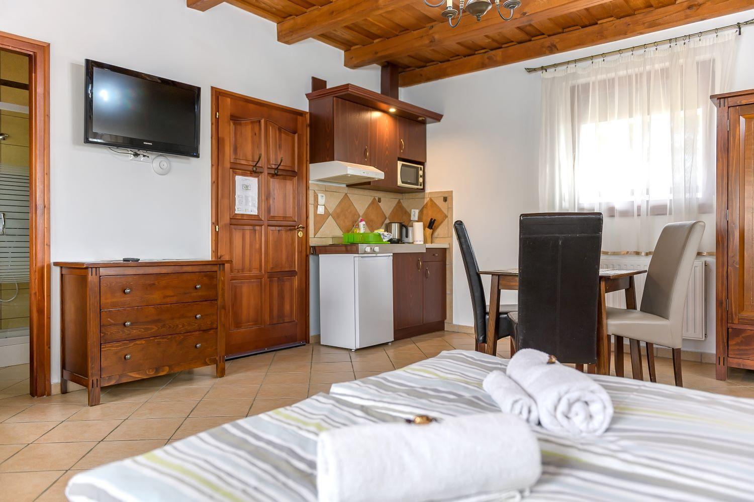 Cherry Apartmanhaz Sárvár Buitenkant foto