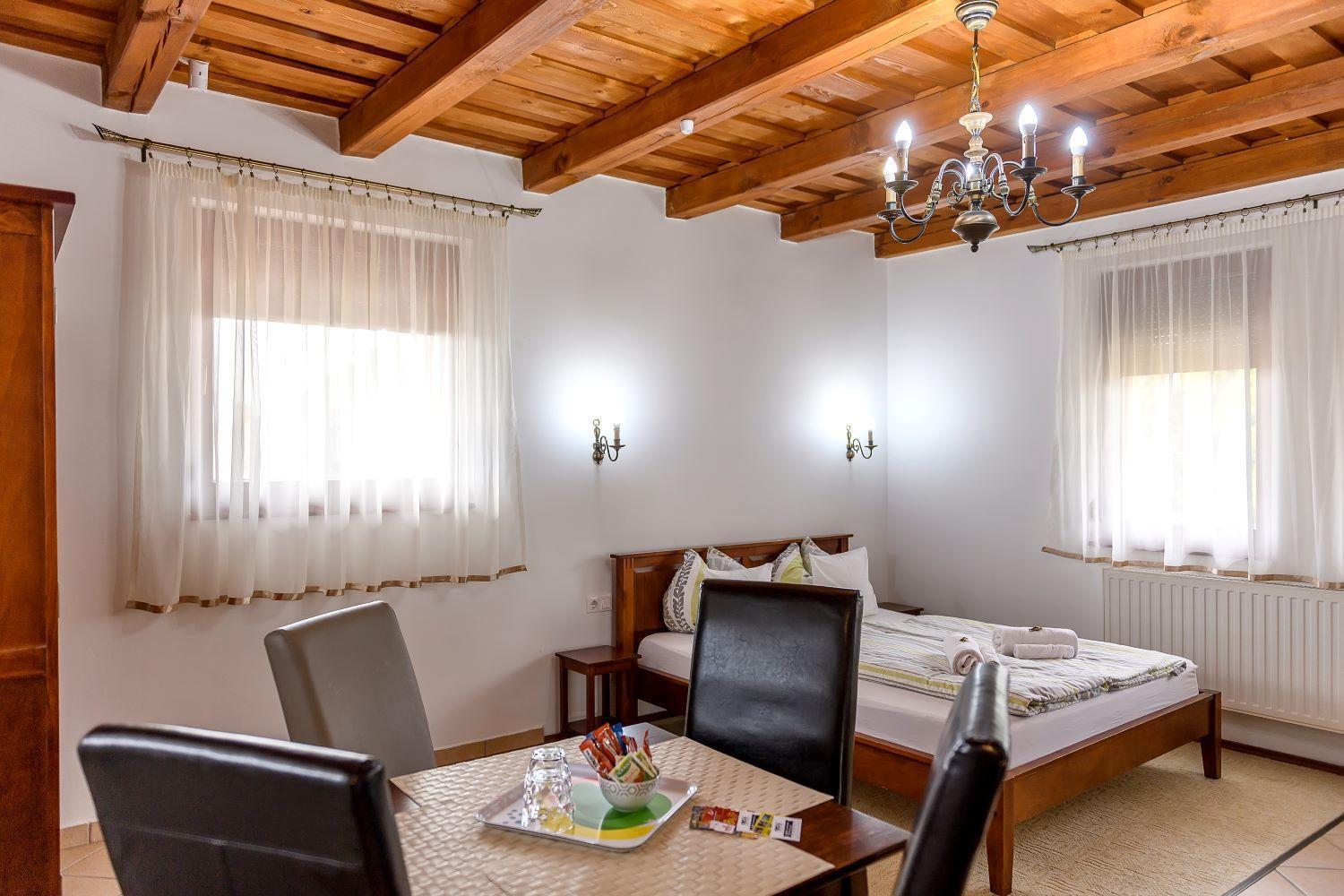 Cherry Apartmanhaz Sárvár Buitenkant foto