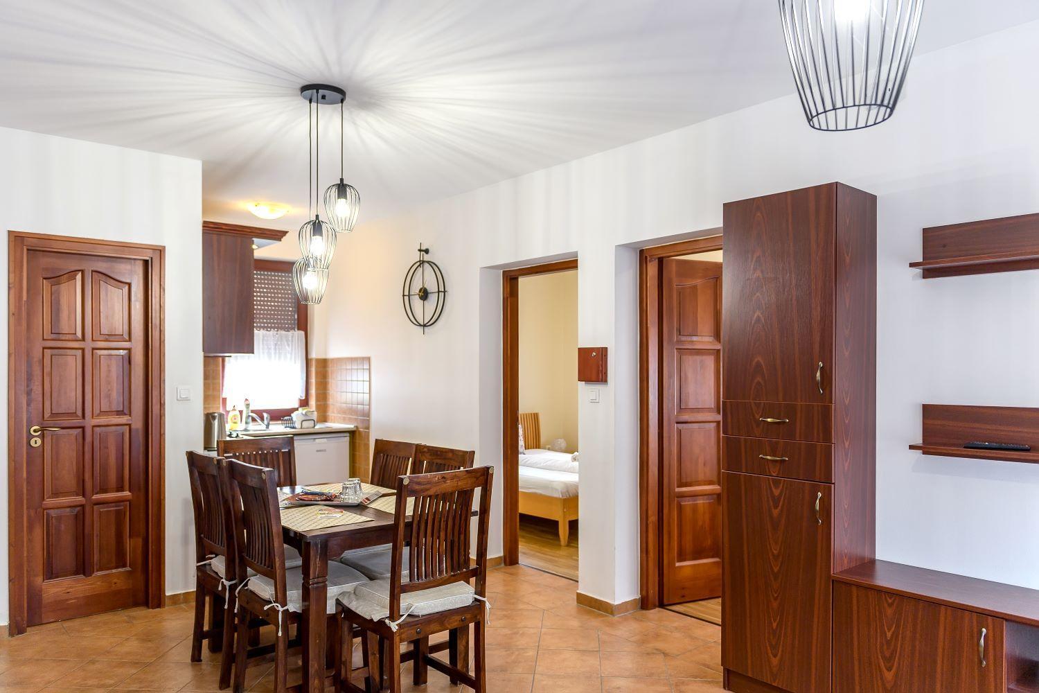 Cherry Apartmanhaz Sárvár Buitenkant foto